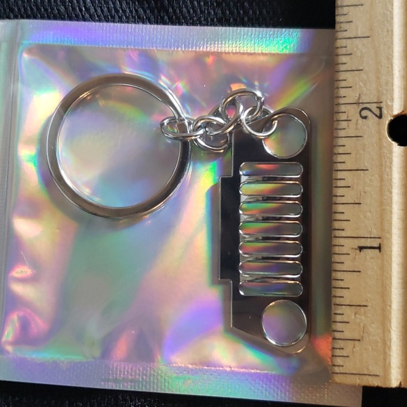 Jeep Grill Keychain - Chrome Look Finish - New in Package - Picture 5 of 6